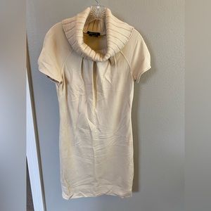 Women’s cowbell neck fitted dress